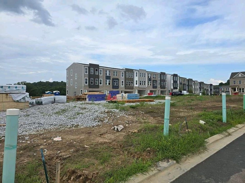 Nuestros proyectos están basados en la contrucción de casas, departamentos, centros comerciales, fraccionamientos, _ Así como también realizamos las  remodelaciónes de los  exteriores así como los  Interiores de madera y concreto, estacionamientos, ampliaciones. También realizamos la reparación de madera, Porches terrazas y balcones, techos y revestimientos, y más